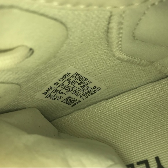 Yeezy 350 v2 cream NEW w/o tag - Picture 5 of 8